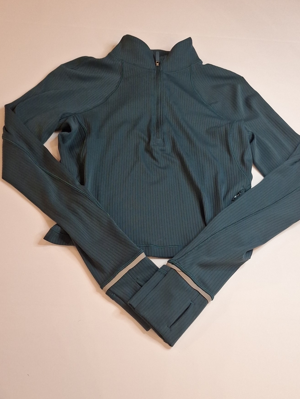 #614 Lululemon 1/4 zip size 4